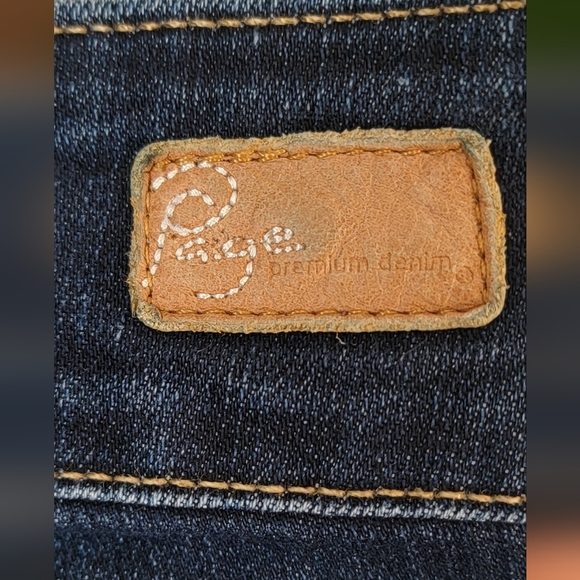 PAIGE Hidden Hills Low Rise Flare Leg Jeans Womens 30 Med-Dark Wash Light Distre - Picture 8 of 14